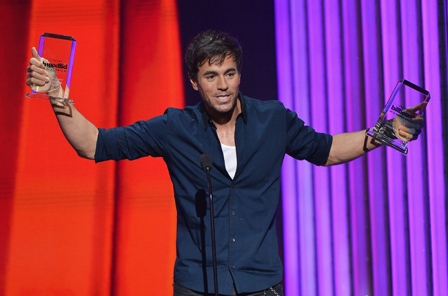 La música latina, a los pies de Enrique Iglesias y Romeo Santos