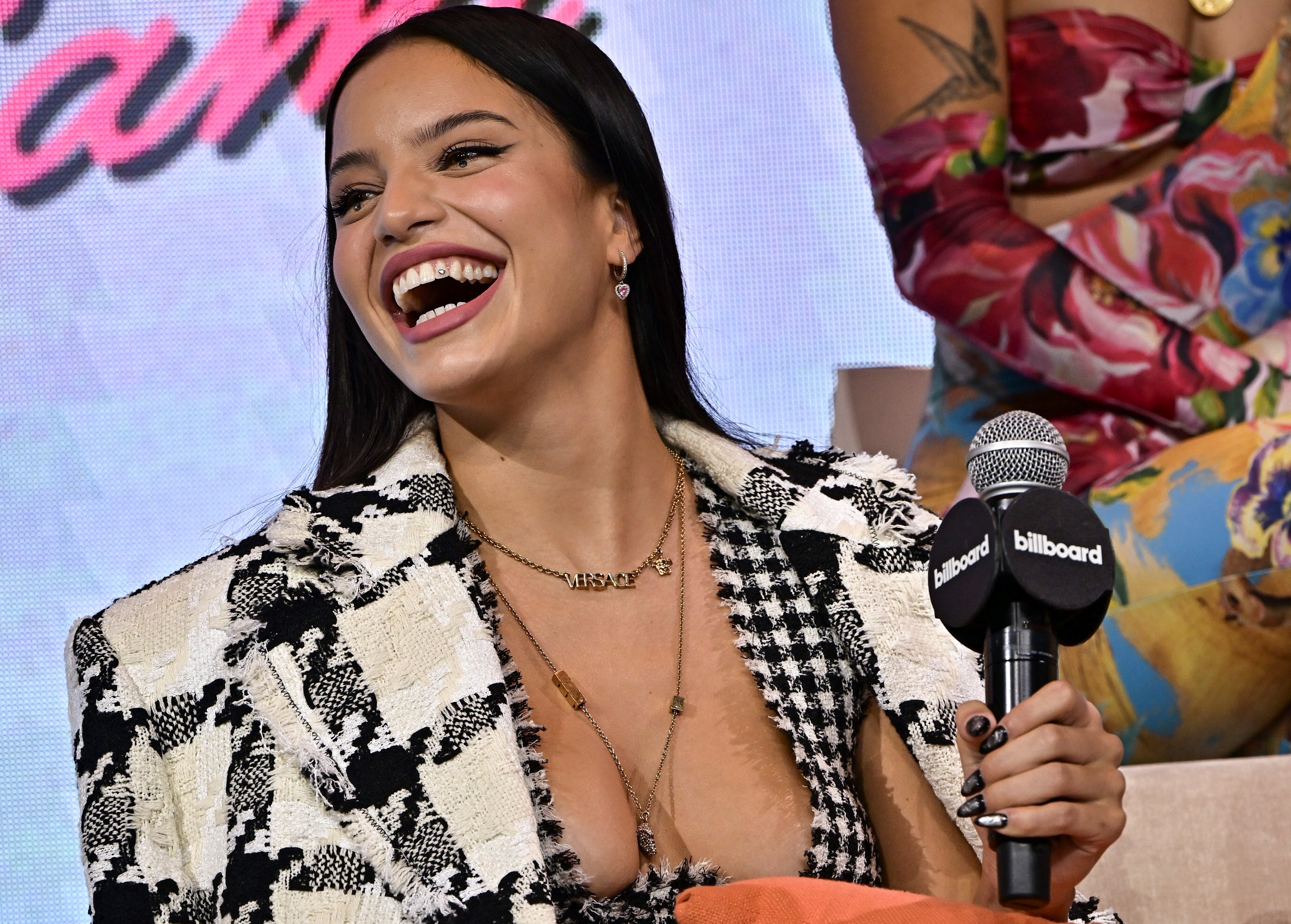 Emilia llegó a la Billboard Latin Music Week 2022: “Todavía sigo shockeada por los Movistar Arena”