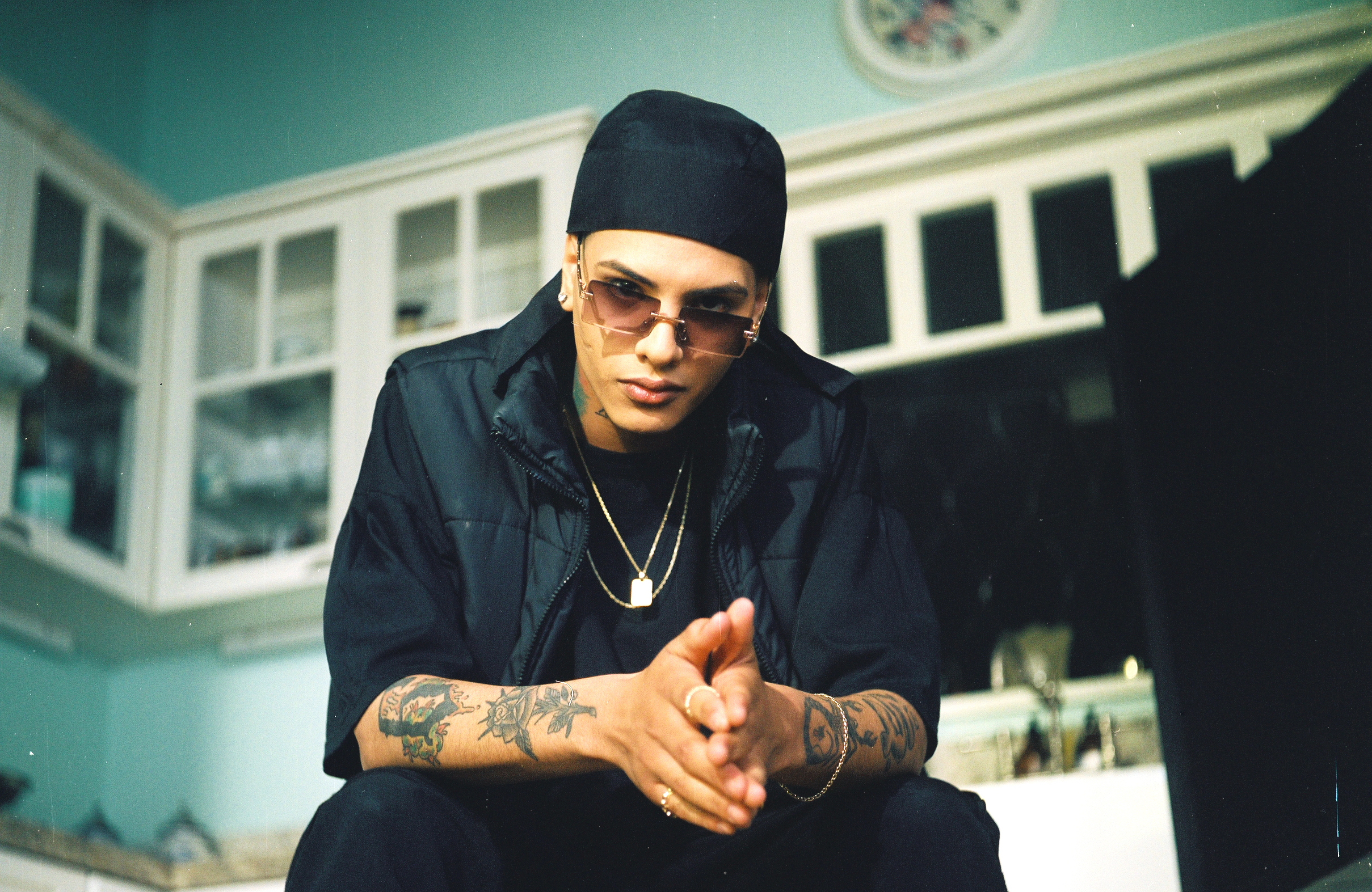 SIXTO YEGROS presenta su nuevo single y video 