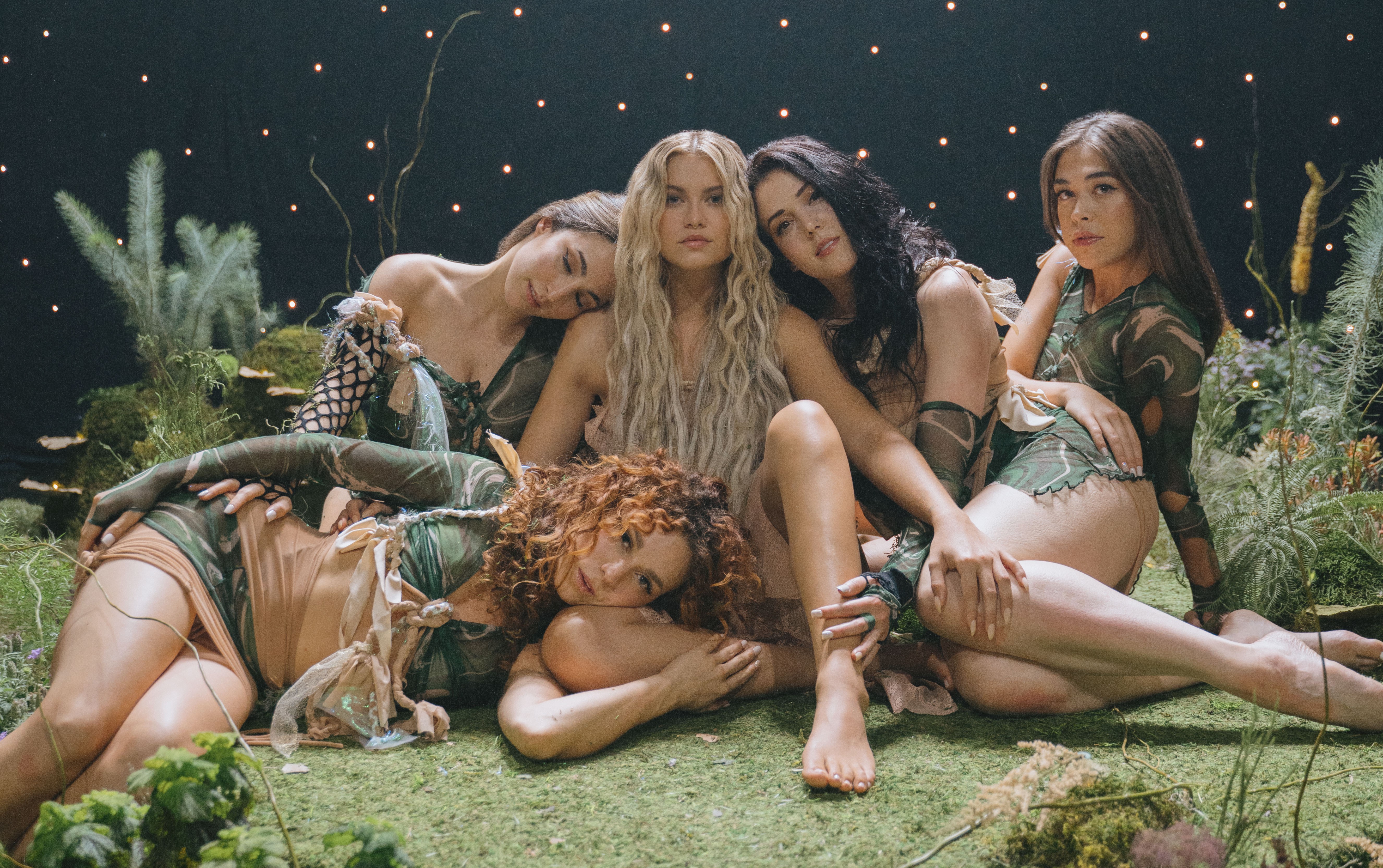 Sofía Reyes regresa unida a la naturaleza en el single y video de 