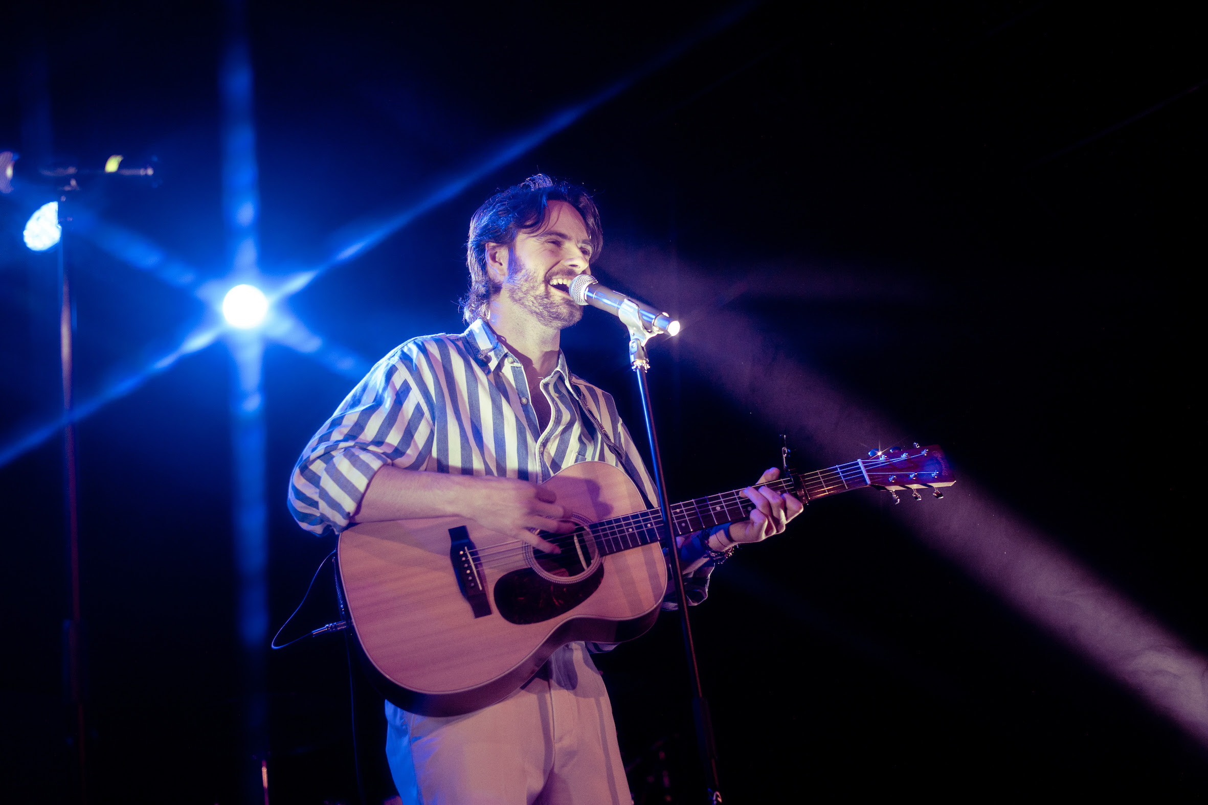 Justo Spillmann presenta su nuevo single y video: 