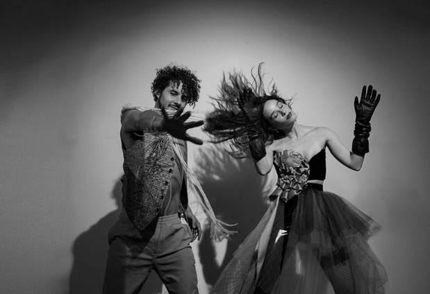 Monsieur Periné regresa a la Argentina con su honestidad cancionera