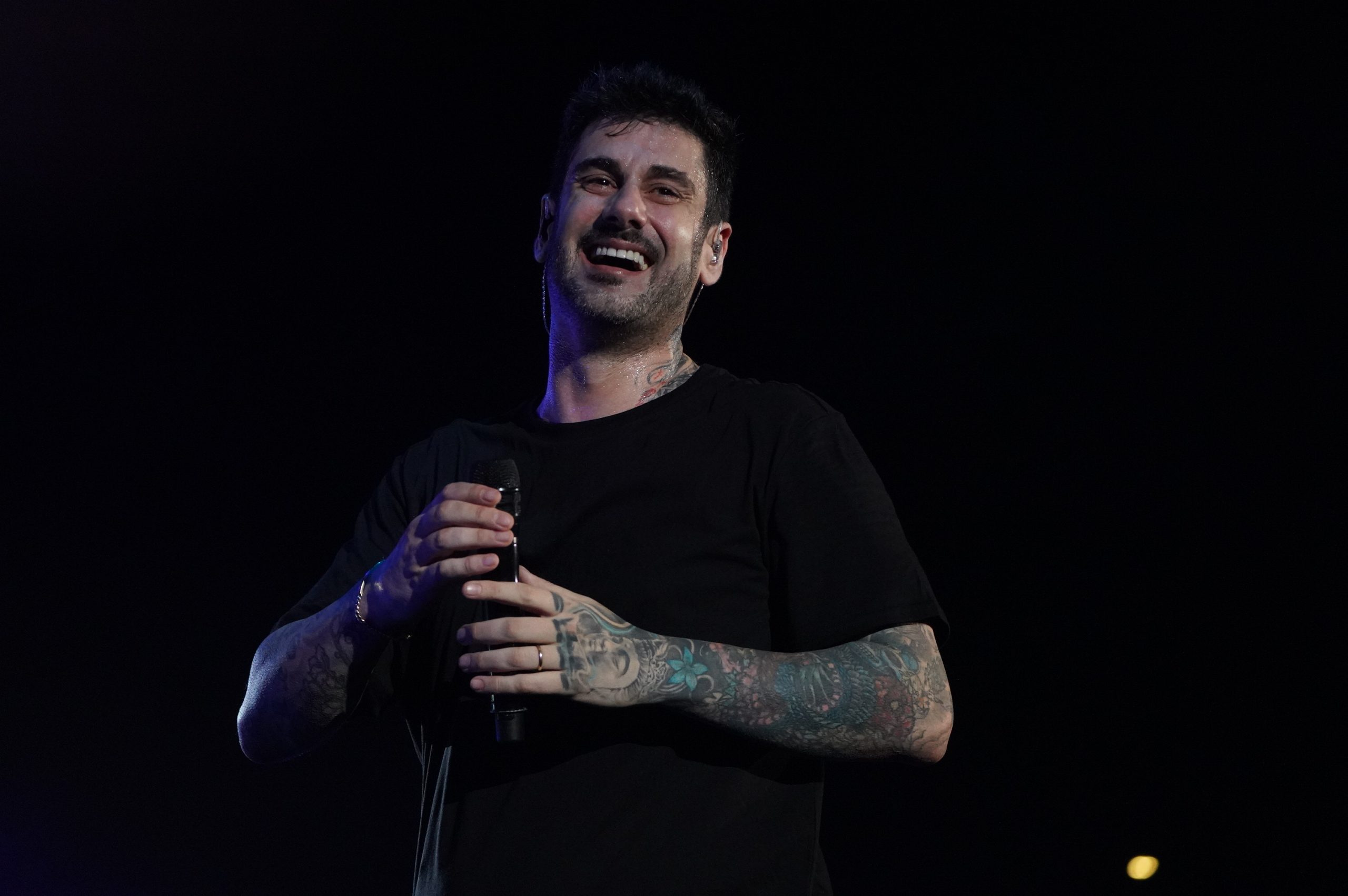 Melendi colmó el Luna Park en una noche llena de éxitos