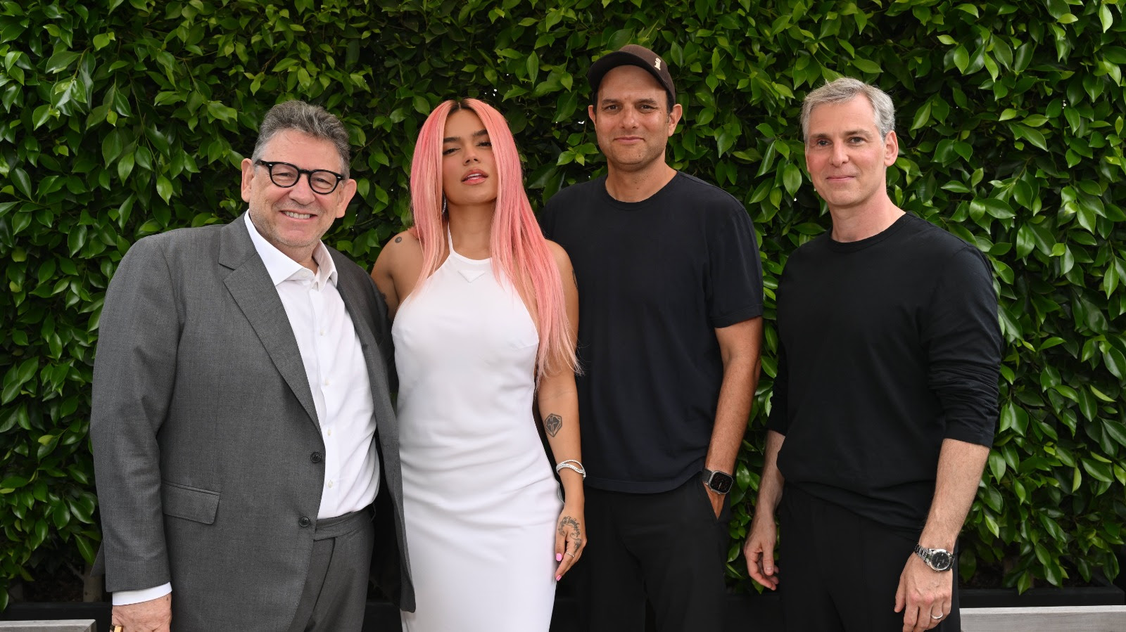 Karol G firma con Interscope Records