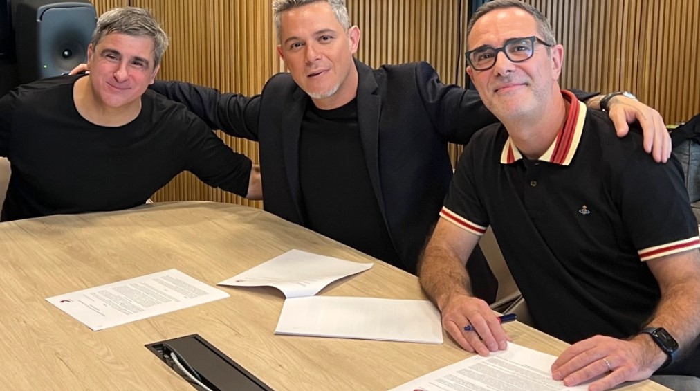 Alejandro Sanz firma contrato con Sony Music