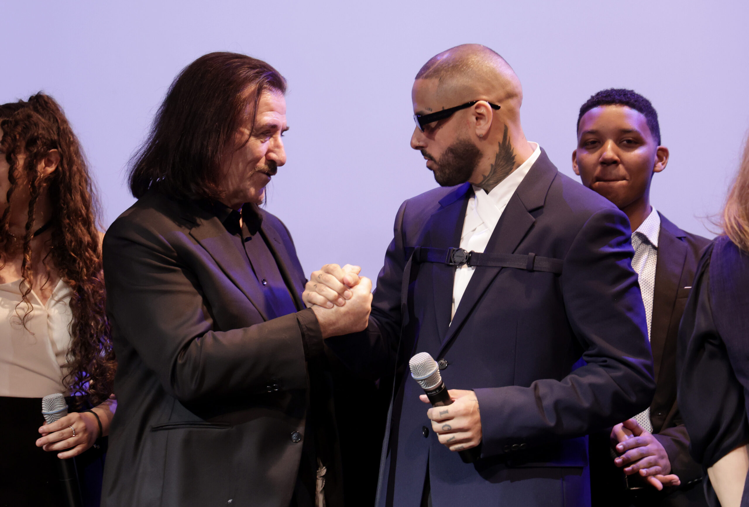 La Fundación Cultural Latin GRAMMY® le otorgó la Beca Nicky Jam al pianista dominicano Leomar Cordero