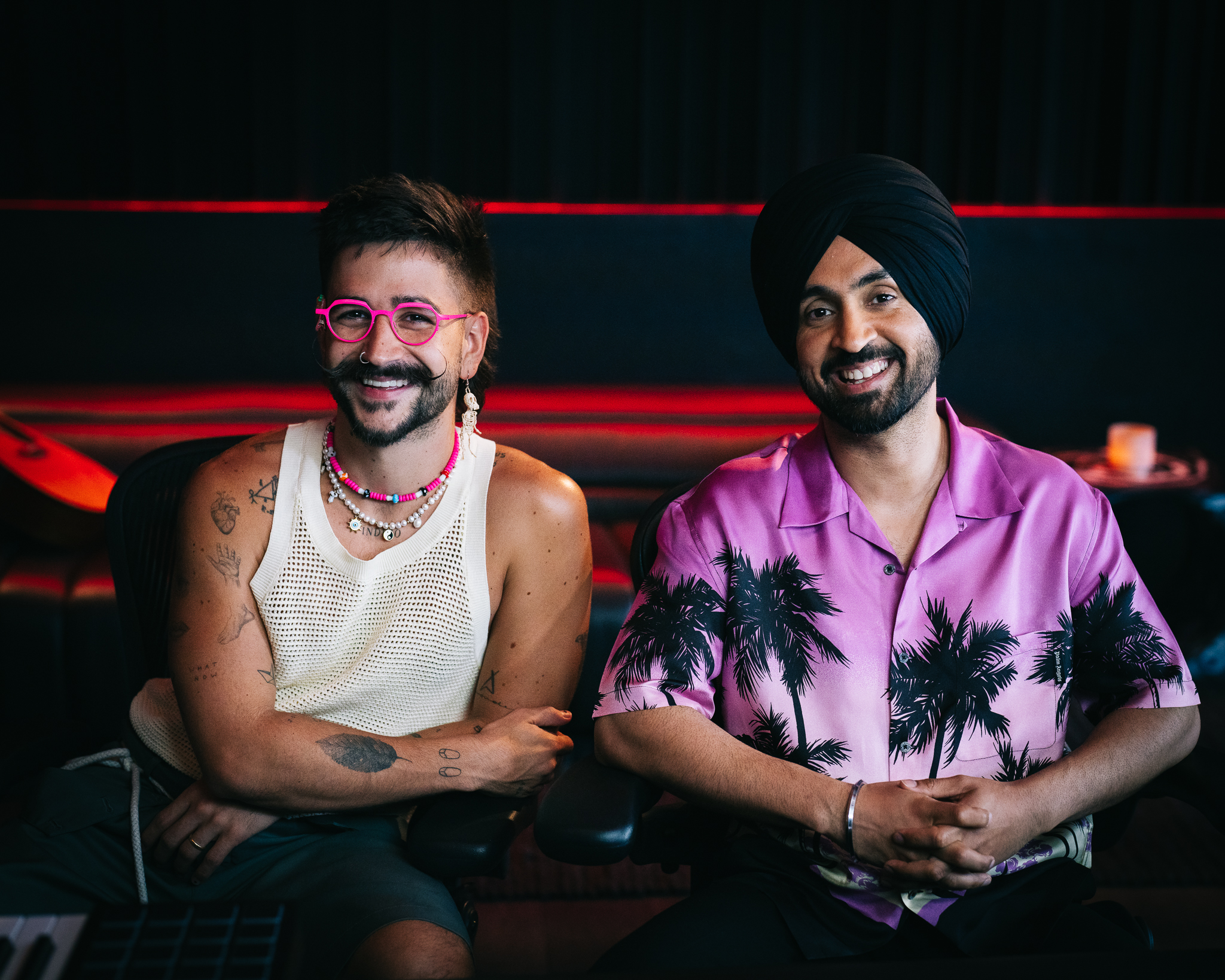 Camilo fusiona culturas con la estrella de Bollywood Diljit Dosanjh en 