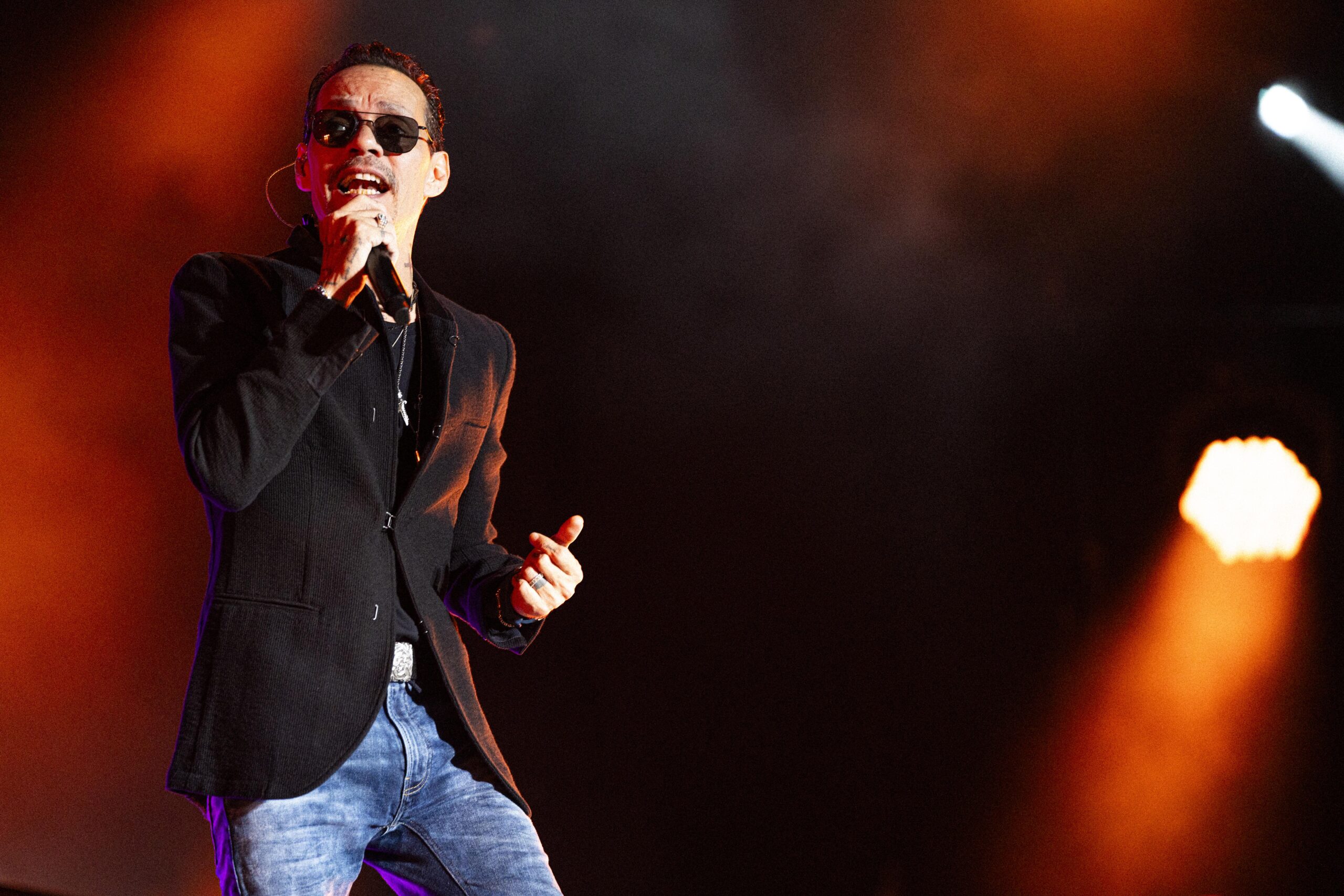 Marc Anthony llevó la salsa al Estadio Vélez ante más de 50 mil personas