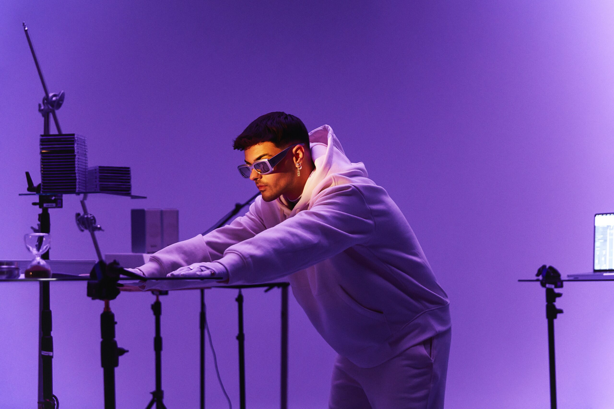 Abraham Mateo refleja sus sentimientos más profundos en el nuevo álbum 